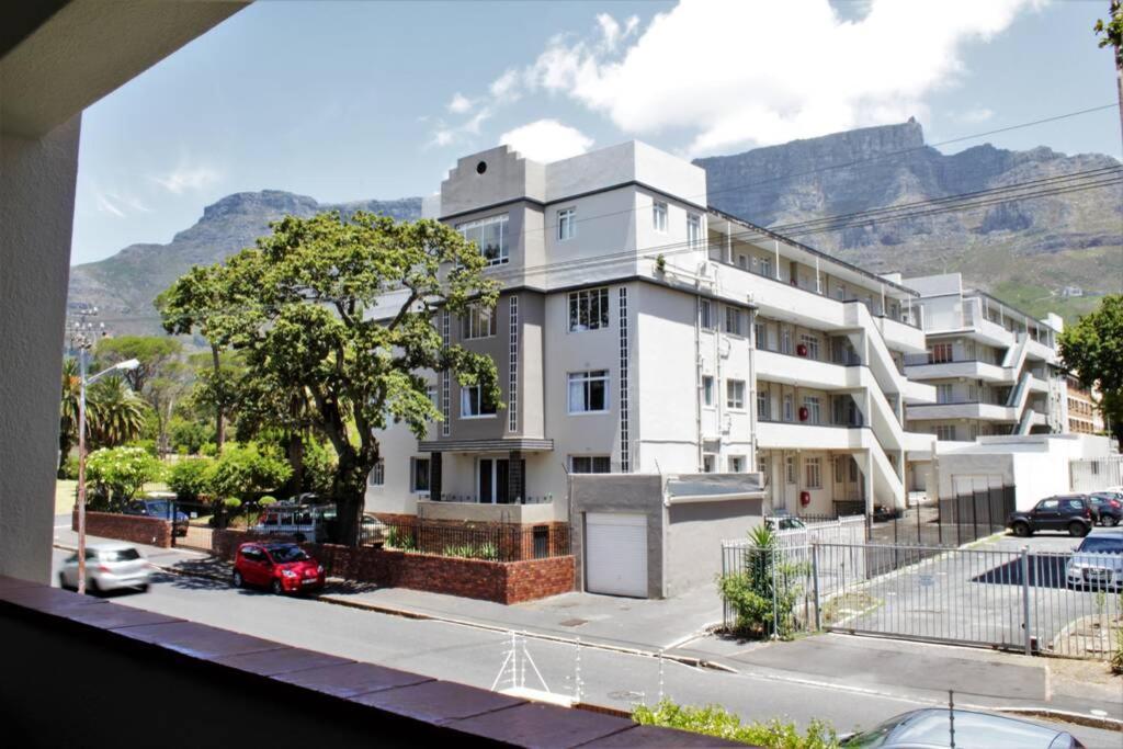 קייפטאון Table Mountain Views, Modern,Lots Of Natural Light, With Parking מראה חיצוני תמונה